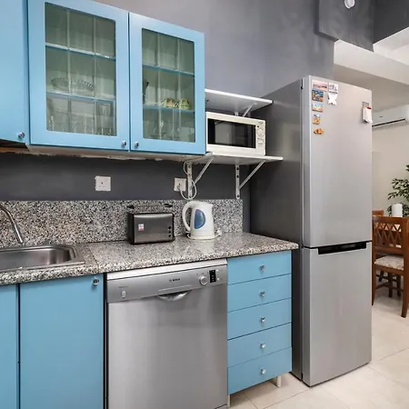 1 Bedroom With Cosy Backyard Close To Valletta Apartment