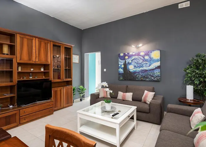 1 Bedroom With Cosy Backyard Close To Valletta